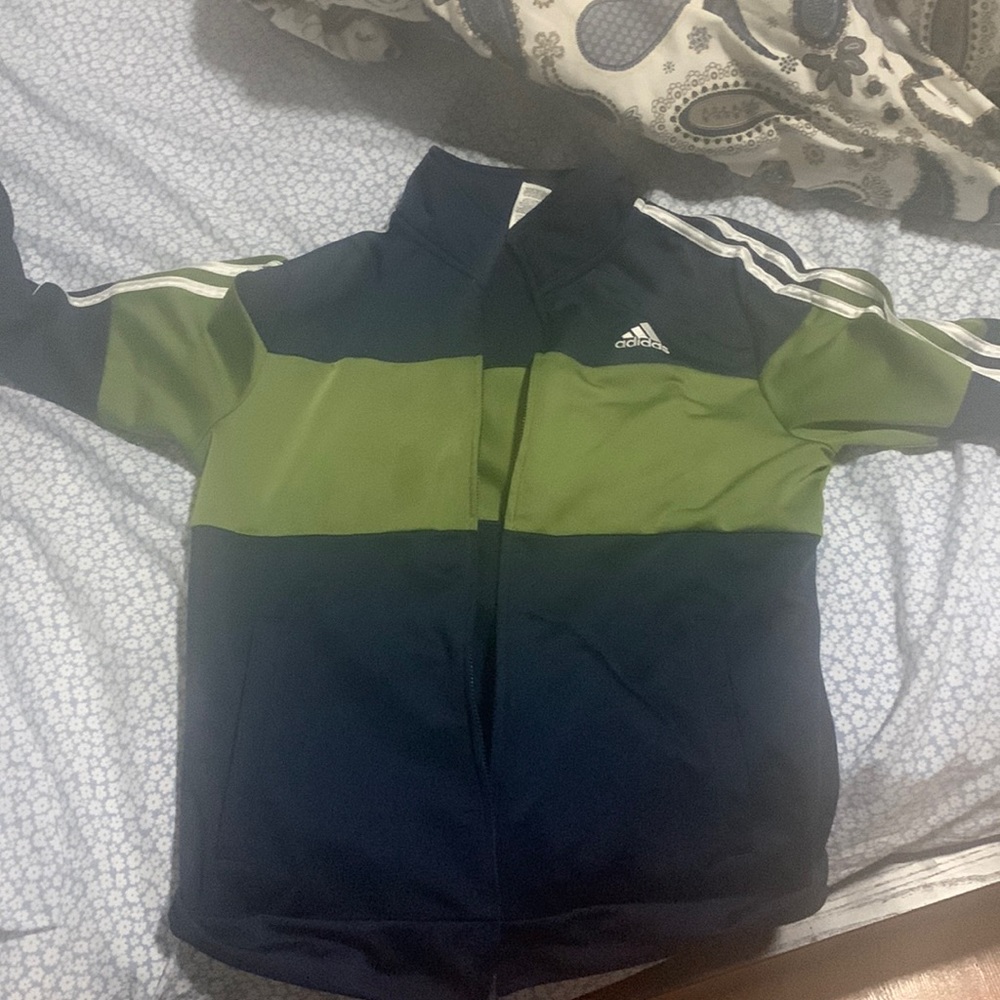 Adidas top